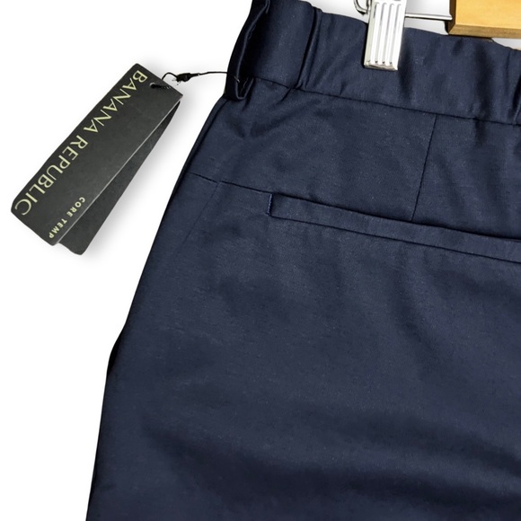 Banana Republic 9" Luxe City Short With Core Temp Technology Navy - Picture 6 of 16